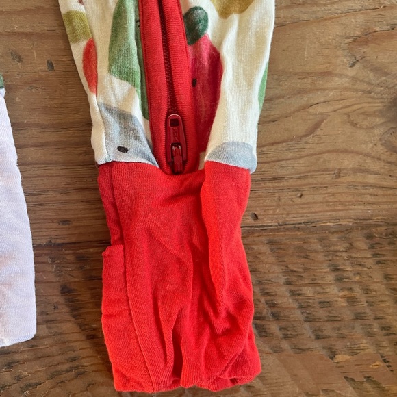 Little Sleepies 0-3 month footie sleepers - Picture 2 of 3